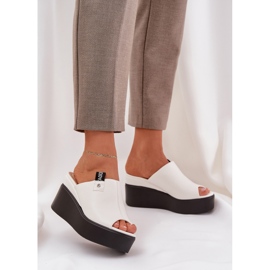 Tohvelit lavalla ja kiila Eco White Leather valkoinen 2