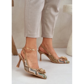 Punotut korkokengät ruskealla kantapäällä 2