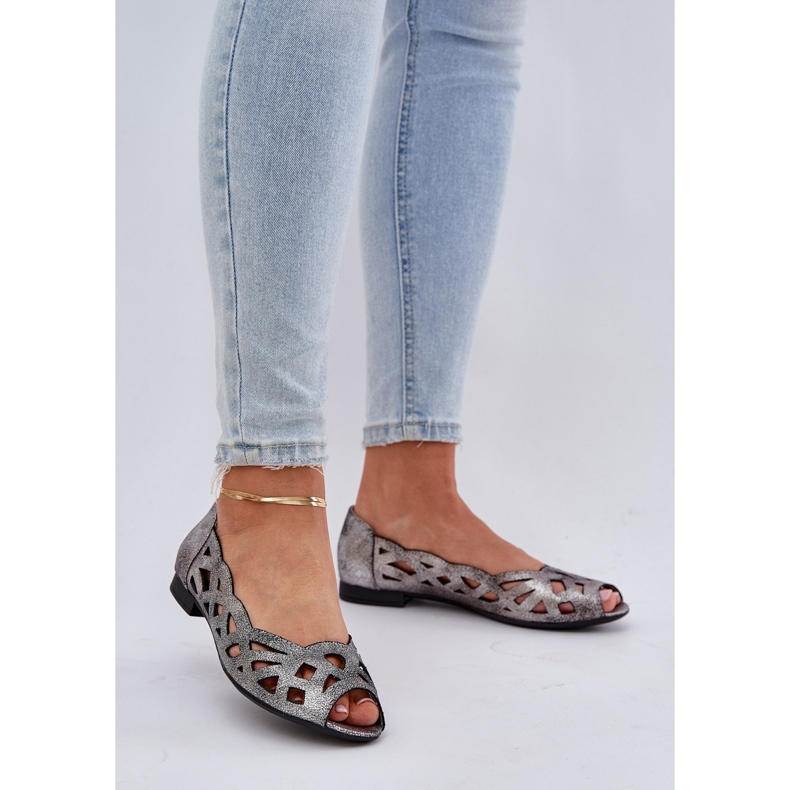 Jezzi Hopea avoimet balleriinit paljain sormilla 2