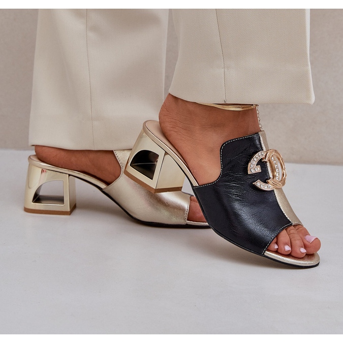 Tyylikäs nahkakorko Laura Messi 2875 Musta ja kulta 2