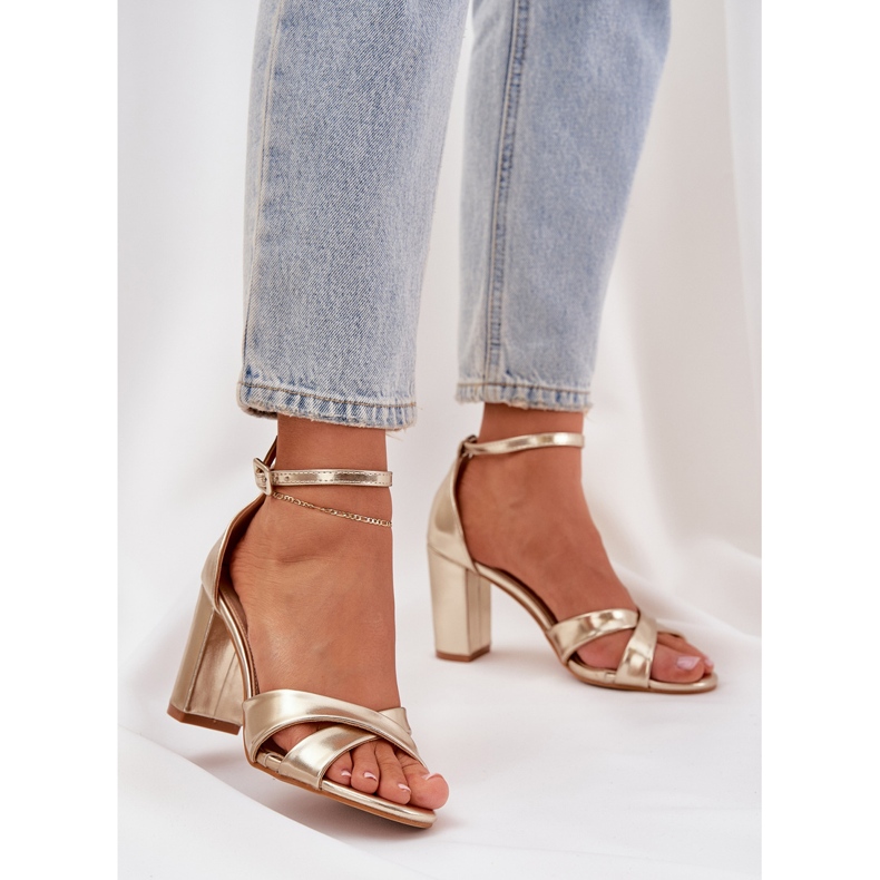 Sandaalit barbulaarisella kantapäällä ekologisella nahkalla kultainen 2