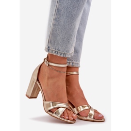 Sandaalit barbulaarisella kantapäällä ekologisella nahkalla kultainen 1