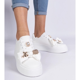 Naisten valkoiset lenkkarit koristeltu karhulla valkoinen 1