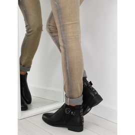 Mustat Chelsea-saappaat mustilla napeilla C532 musta 1