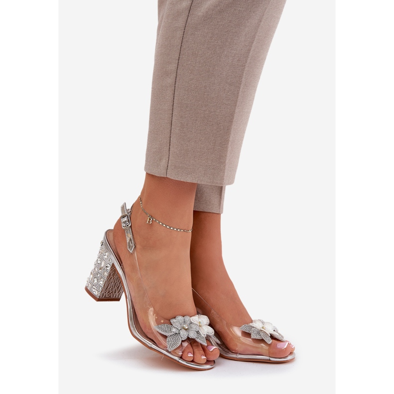 S.Barski Läpinäkyvät sandaalit kukilla koristeltuun kantapäähän D &amp; A MR38-331 Hopea 1