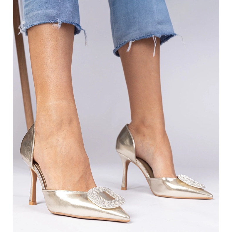 Metalliset kultaiset korkokengät, jotka on koristeltu zirkonilla kultainen 1