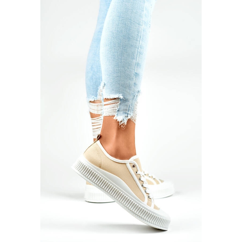 Matalat tennarit, joissa valkoinen pohja, beige 2667BE 2