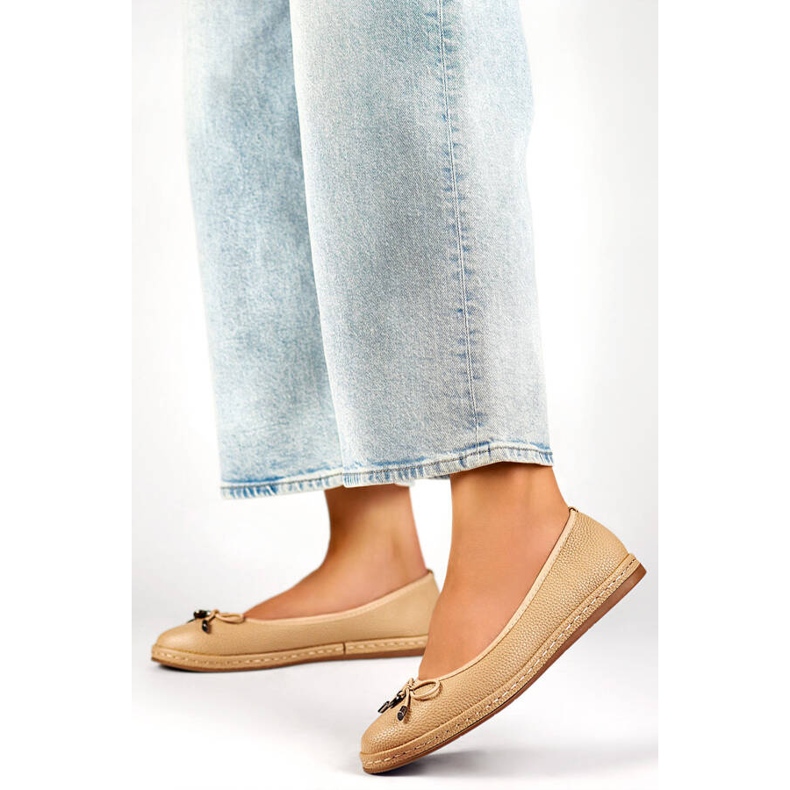 Naisten mukavat beigenväriset balettihousut rusetilla GD-XR392A-BE 2