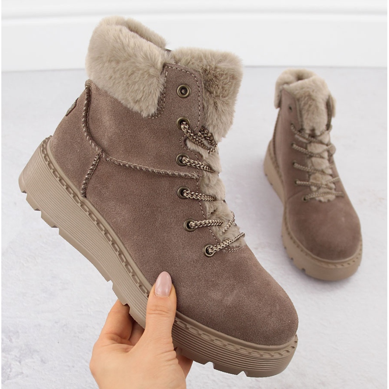 Naisten nahkasaappaat, joissa turkis ruskealla alustalla Rieker 70402-24 beige 1