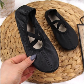 Nahkaiset balettikengät, joissa mustat kuminauhat Nazo 2