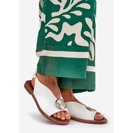 Litteät tyylikkäät sandaalit, joissa on valkoinen sisustus 1