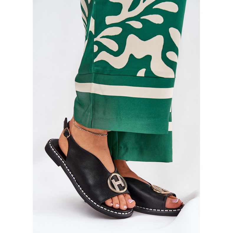 Litteät tyylikkäät sandaalit, joissa on musta sisustus 2