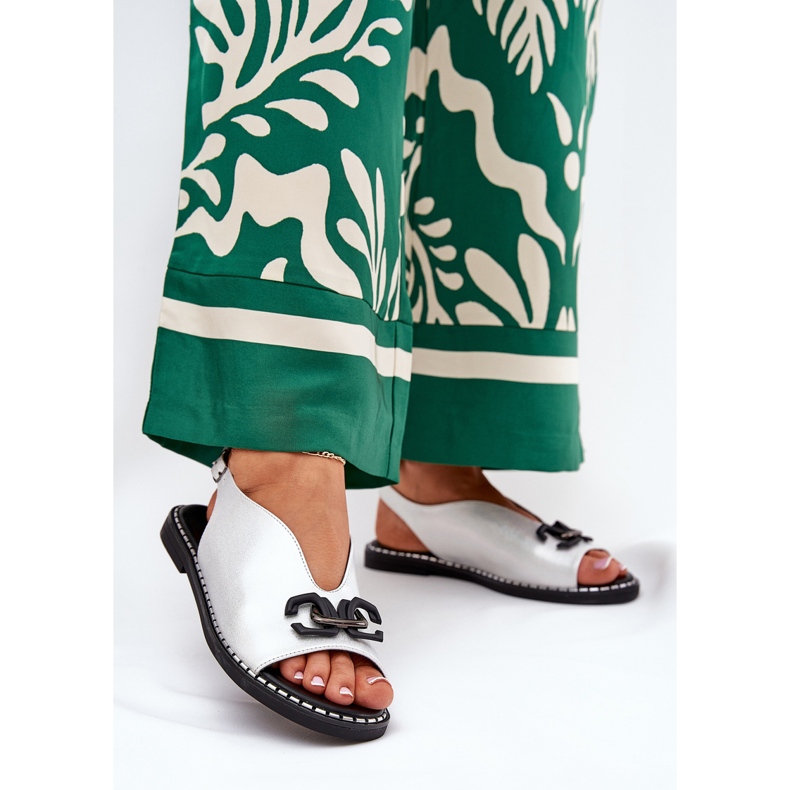 Litteät sandaalit, joissa on ekokoristeinen hopea nahka 2