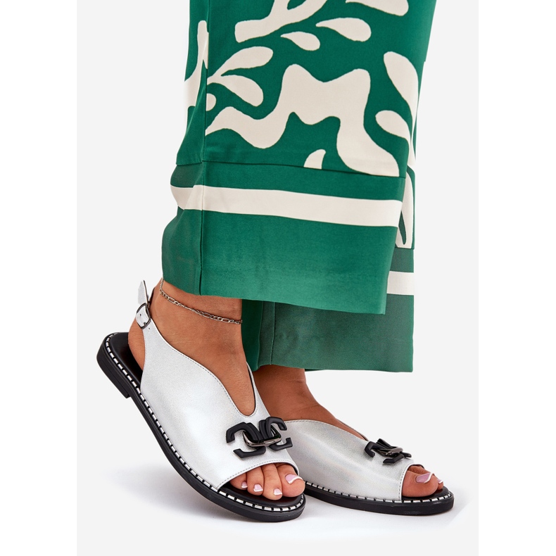 Litteät sandaalit, joissa on ekokoristeinen hopea nahka 1