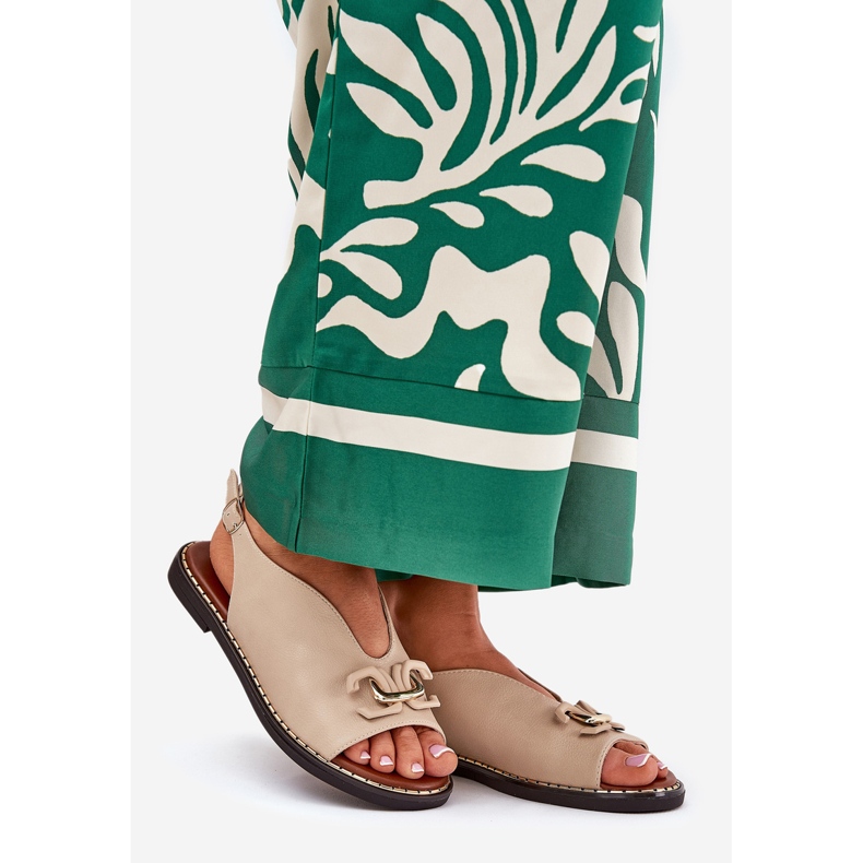 Litteät sandaalit, joissa on koriste eko nahka beige 1