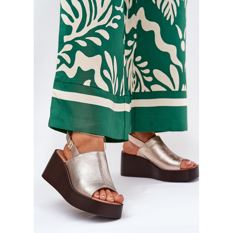 Jezzi Naisten sandaalit, joissa ekologinen nahka on laiturilla ja kultakiilat kultainen 2