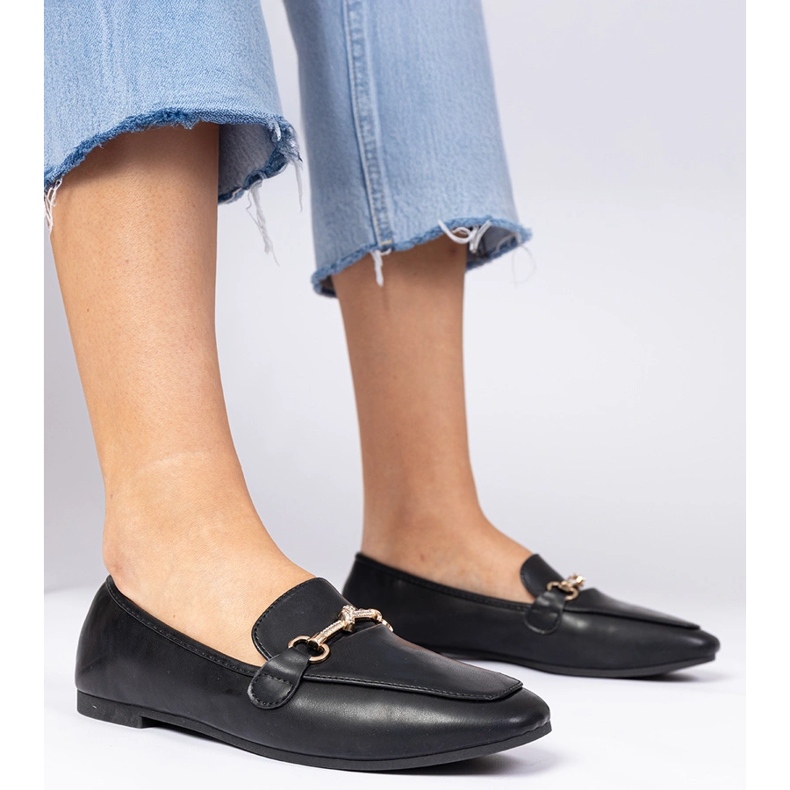 Mustat leipot, joissa on kultainen sisustus ja zirkoni 1