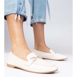 Beige tyylikkät leivänmeret zirkonilla 1