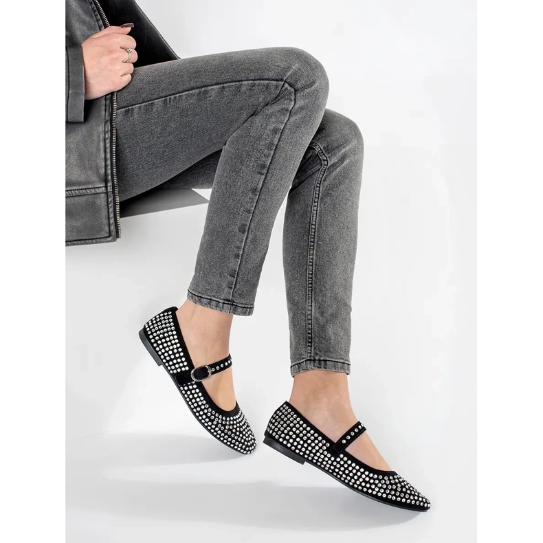 Mustat naisten balettiasut, joissa on nastat 1