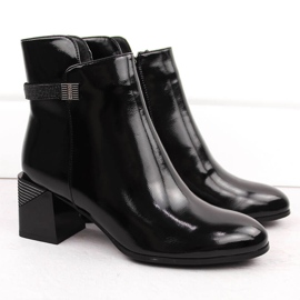 Mustat kiiltonahkaiset nilkkurit koristekorolla D&amp;A S.Barski Premium Collection MR880-140 2