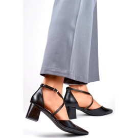 Naisten remmit matalalla kantapäällä, musta GD-FL1150B 1