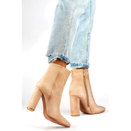 Naisten mokkanahkaiset nilkkurit, joissa terävä kantapää, beige D7959B 2