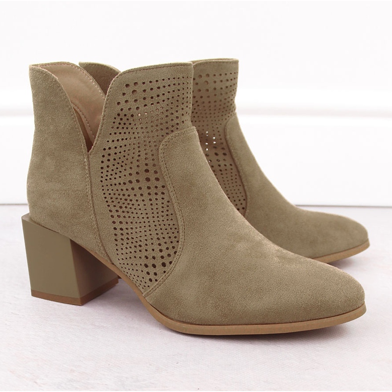 Naisten saappaat Openwork Suede Dark Beige M. Daszyński SA217-6 -pilarissa 2