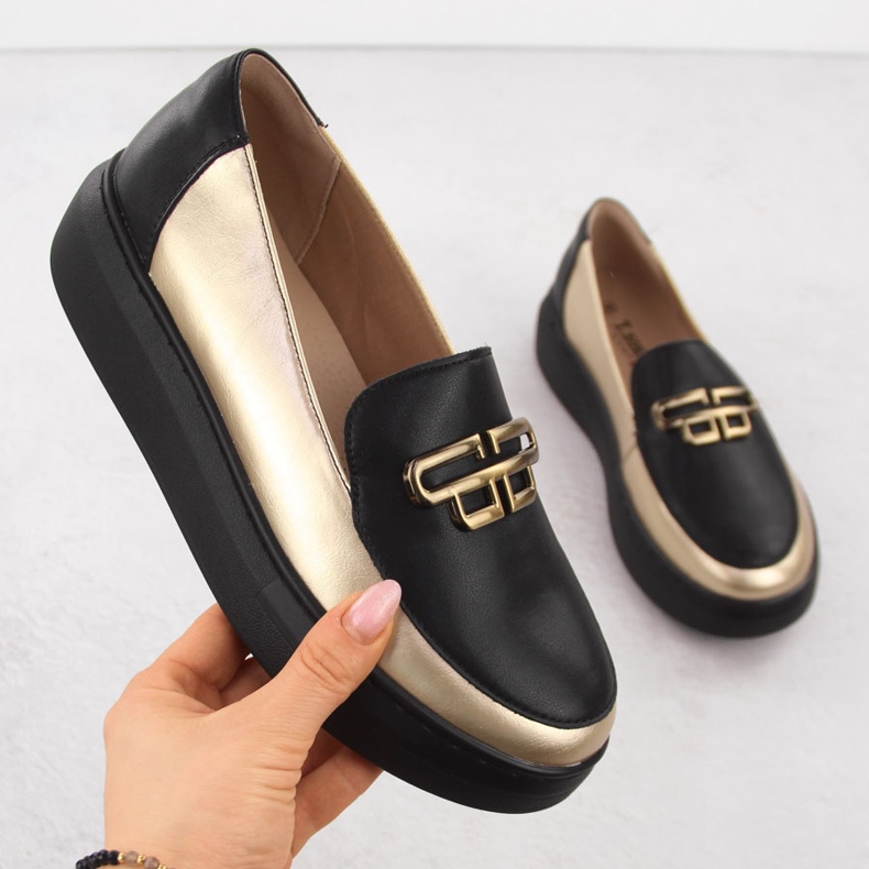 Naisten nahkakengät mustalla ja kultaisella alustalla T.sokolski W25-499 1