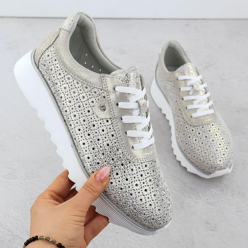 S.Barski Naisten nahkaiset kengät Openwork-alustalla Złote S. Barski LR51-927 kultainen 1