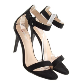 Mustat NF-17 Mustat sandaalit korkokengissä 1