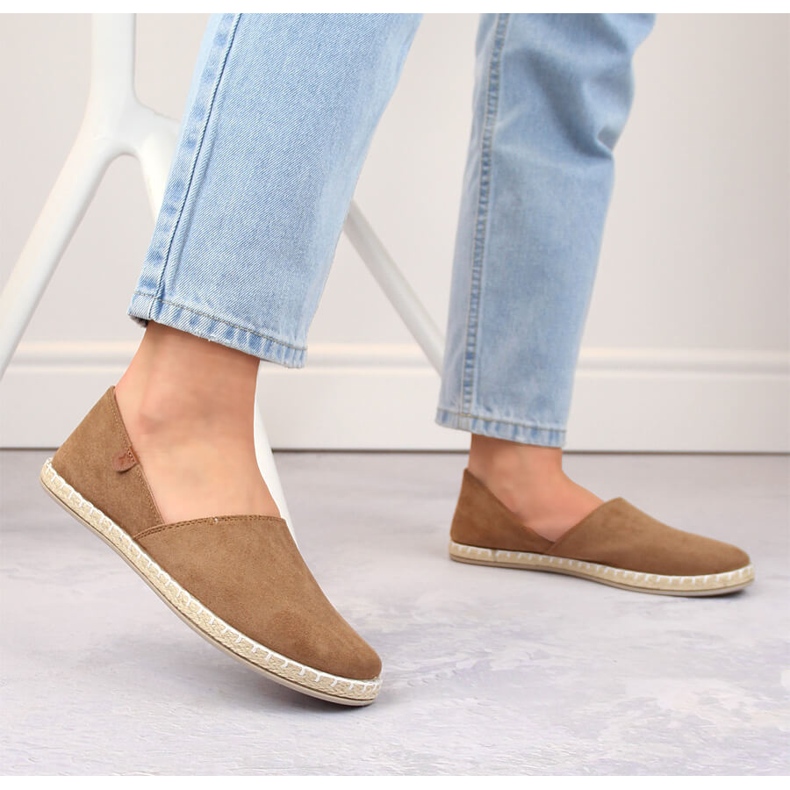 Naisten mokkanahkaiset espadrillit, joissa leikkaukset taupe News 24TX02-2416 beige 2