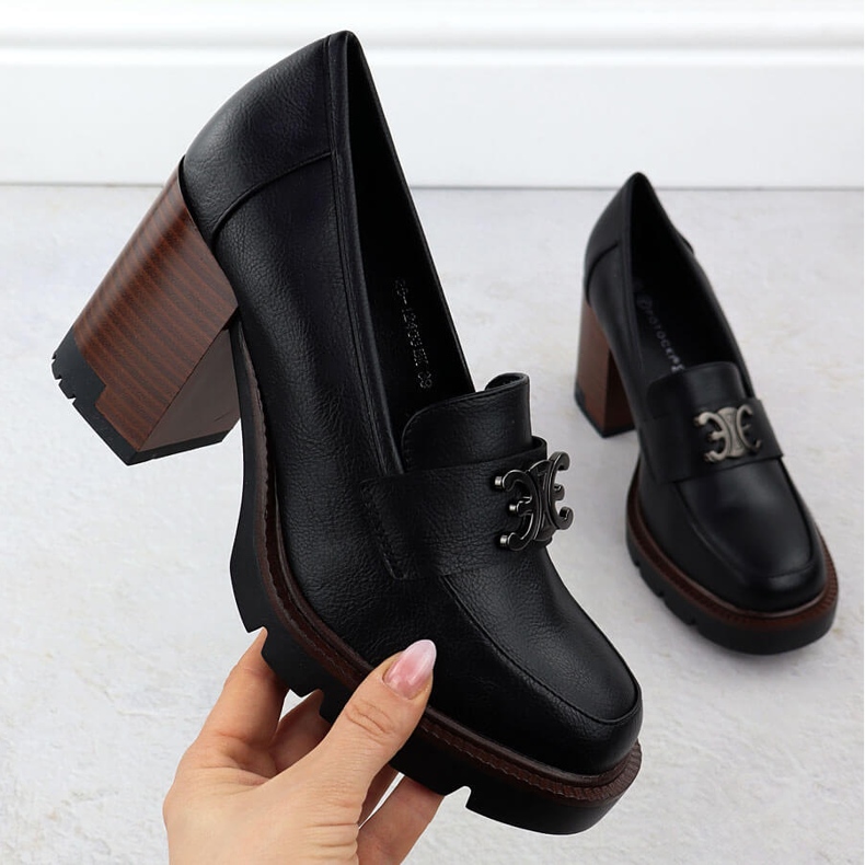 Naisten kengät Black Potocki -viestissä koristeella SZ12403 musta 1