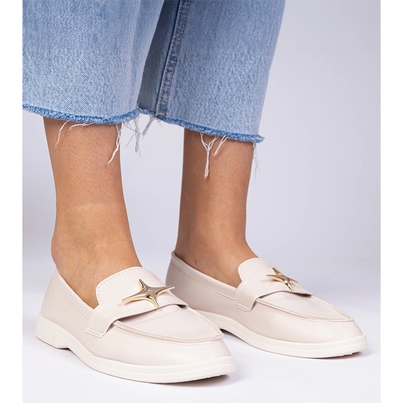 Beige naisten leipomot, joilla on kultainen sisustus 2