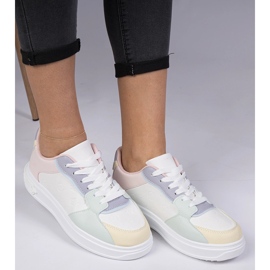 Valkoiset ja siniset urheilun lenkkarit Eco-Leatherista valkoinen 1