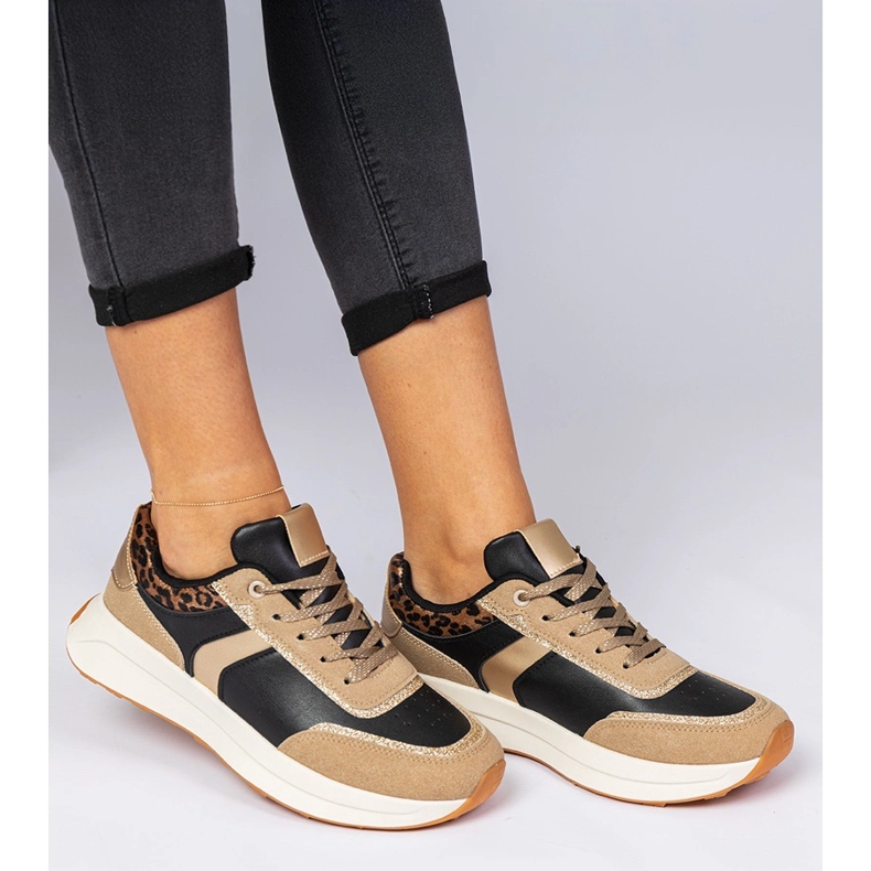 Mustat naisten lenkkarit, joissa on kimaltele eläinkuviolla 1