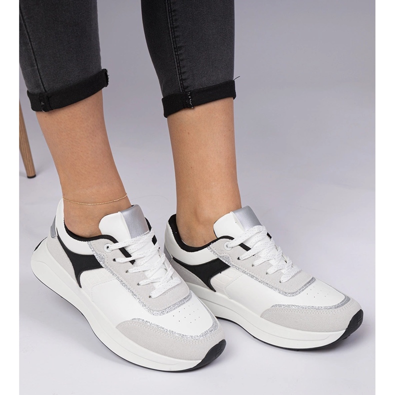 Valkoiset naisten tennarit glitterillä valkoinen 1