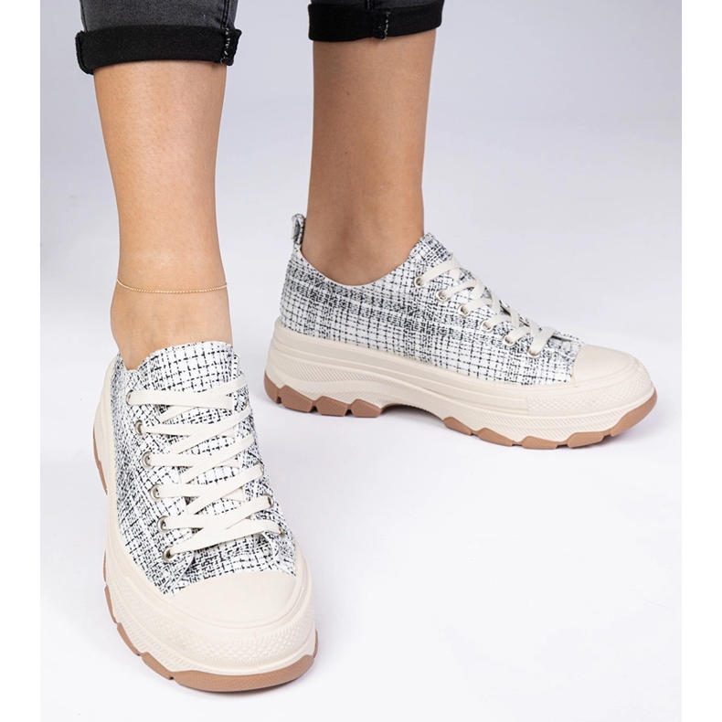 Mustavalkoiset lenkkarit paksulla pohjalla 2