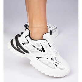 Valkoiset urheilulenkkarit massiivisella pohjalla valkoinen 1