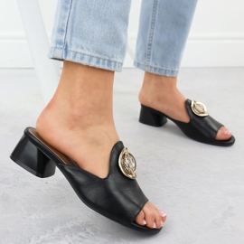 Tossut pylväällä mustalla koristeella Jezzi 214 2