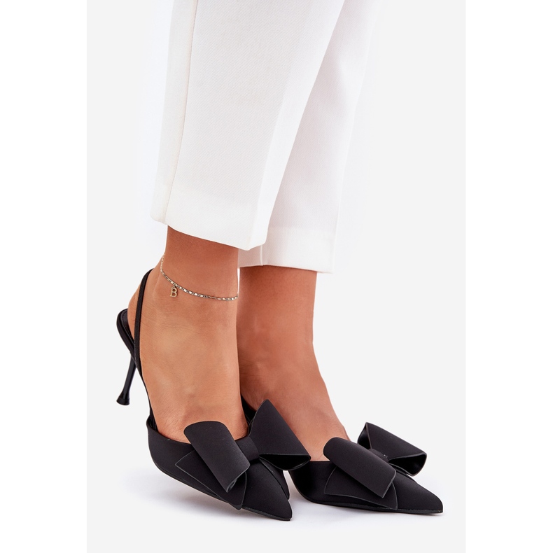 Korkokengät paljain korkokengät ja musta keula 1