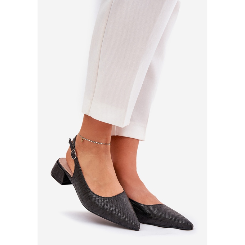 Naisten punotut sandaalit, joilla on herkkä kantapää musta 1