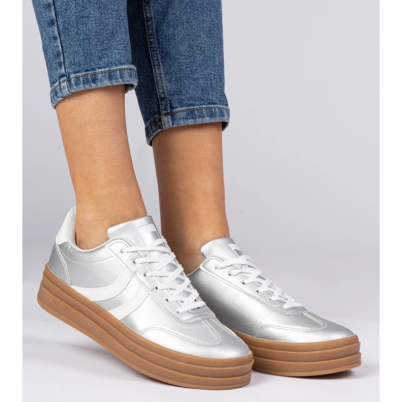 Hopea lenkkarit naisten urheilun lenkkarit laiturilla 1