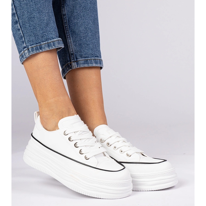 Valkoisten naisten lenkkarit korkealla pohjalla valkoinen 2