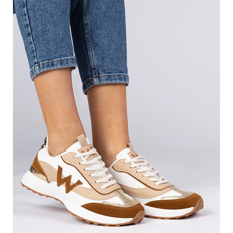 Valko-ruskeat naisten lenkkarit, joissa on leopardin lisävaruste valkoinen 1