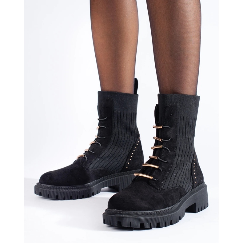 Mustat mokkanahkaa solmitut laukut 2