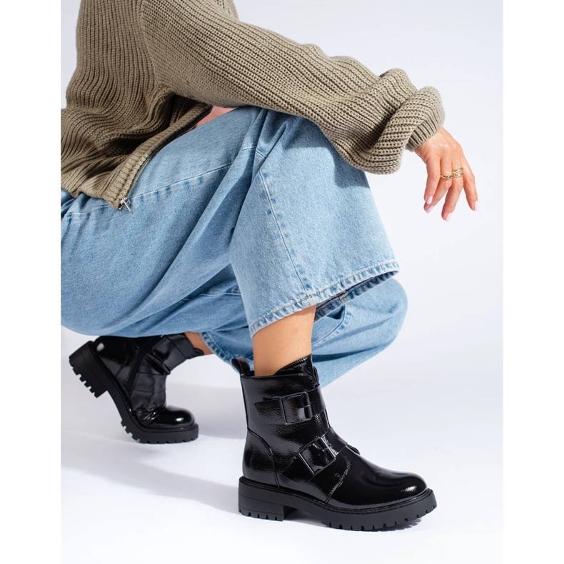 Mustat naisten laukut soljilla 2