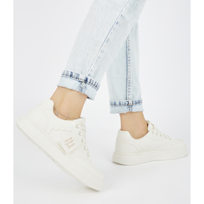 Naisten beige-lenkkarit 1