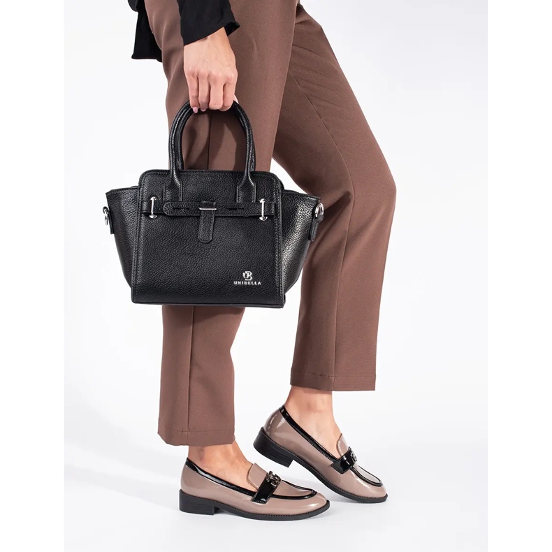 Patenttibeiget ja mustat naisten mokasiinit 2