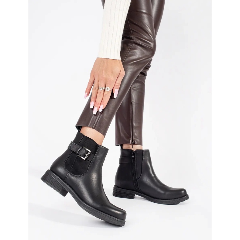 Mustat naisten nilkkurit, joissa solki matalassa kantapäässä 1