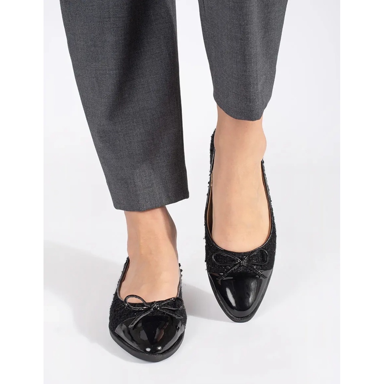 Mustat kimaltelevat balettihousut rusetilla 1